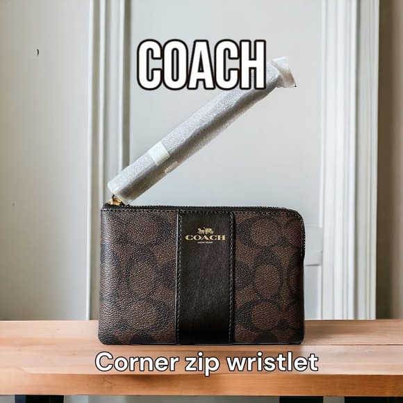 NWT Coach Signature Canvas Corner Zip Wristlet - Picture 1 of 8